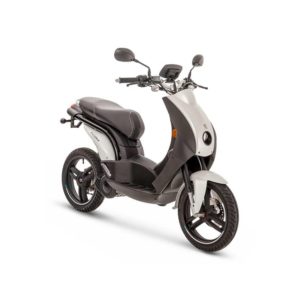 À la recherche d'un scooter urbain électrique ? Découvrez l'e-Ludix de chez Peugeot Motocycles disponible chez C Mobilités, à Chambéry.